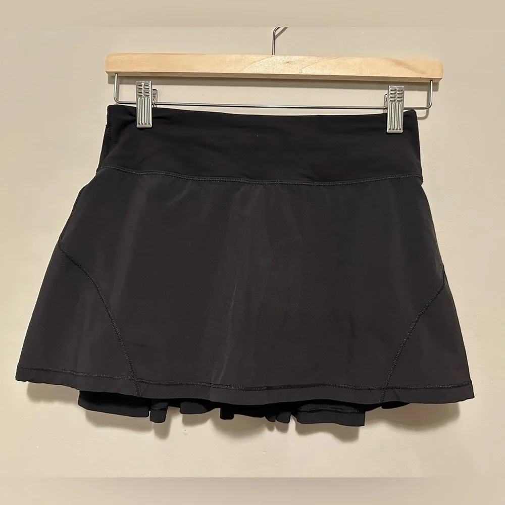 Lululemon Circuit Breaker Skirt Black Size 2